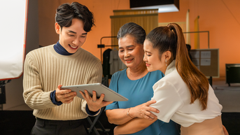MV Chạm gần thêm thương của Trúc Nhân ra mắt dịp Ngày của Mẹ gây xúc động vì lý do gì?