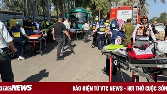 ការ​វាយ​ប្រហារ​ភេរវ​កម្ម​ក្នុង​ប្រទេស​អ៊ីស្រាអែល​បាន​បណ្តាល​ឱ្យ​មនុស្ស​រាប់​សិប​នាក់​ស្លាប់​និង​រង​របួស