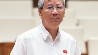 “Kinh doanh bất động sản đã trở thành một nghề dễ làm, dễ phất lên”