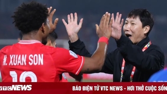 Trực tiếp họp báo Việt Nam vs Myanmar: HLV Kim Sang-sik nói gì về Xuân Son?