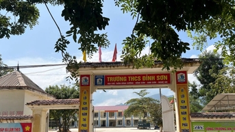 Hiệu trưởng vào nhóm Zalo từng lớp vận động tài trợ đầu năm học