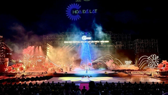 Đà Lạt bừng sáng đêm khai mạc Festival hoa