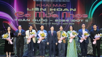 NSND Phạm Phương Thảo vinh dự khi được "cầm cân nảy mực" tại Liên hoan Ca múa nhạc toàn quốc 2024
