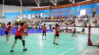 អត្តពលិកជាង២០០នាក់ចូលរួមប្រកួតបាល់ទះក្នុងកម្មវិធីប្រកួតរបាំប្រជាប្រិយ និងកីឡាជាតិ |=> ចុះផ្សាយក្នុងកាសែត Bac Giang