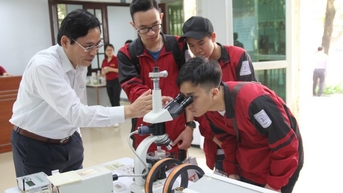 Ngành Kỹ thuật vi điện tử và Công nghệ nano có nặng môn Lý không?