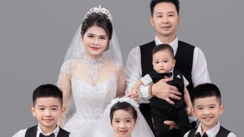 Video đầy xúc động về cặp vợ chồng có 5 con, sống với nhau 9 năm mới làm đám cưới