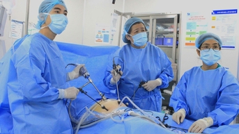 20대 여성이 난소종양을 두 번이나 앓았습니다.