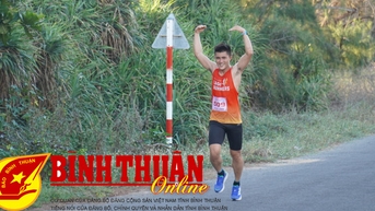 Hơn 300 vận động viên tranh giải Bán Marathon huyện Phú Quý 2023