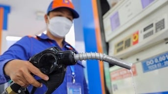 Thủ tướng yêu cầu tuyệt đối không để gián đoạn nguồn cung xăng dầu