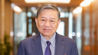 토 램 장군은 국회에서 대통령으로 선출되었습니다.