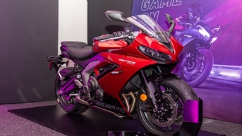 Cận cảnh mẫu môtô Triumph Daytona 660