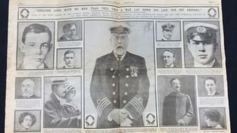 Tờ báo đưa tin tàu Titanic bị chìm được phát hiện sau tủ quần áo sau 112 năm
