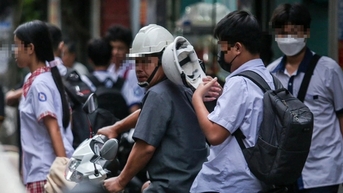'Phải đi học thêm vì chương trình quá nặng!'