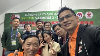 គ្រូបង្វឹក Kiatisuk និងឆ្នាំរបស់គាត់ជាមួយក្លឹប Hoang Anh Gia Lai មុនពេលចូលរួមក្លឹបប៉ូលីសហាណូយ