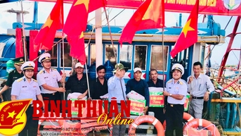 Hải quân Việt Nam làm điểm tựa cho ngư dân vươn khơi, bám biển