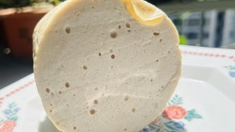 Cảnh báo nguy cơ ngộ độc botulinum từ chả lụa bán dạo