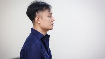 '매춘업자' 레 황 롱은 15,000달러에 매춘을 중개한 혐의로 징역 5년 6개월을 선고받았습니다.