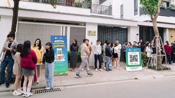 Đông đảo khách hàng dự lễ khai trương cửa hàng Loa TingTing