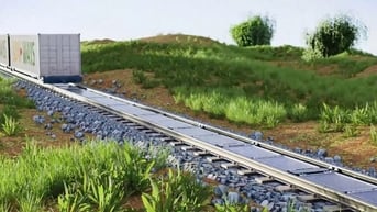 Một công ty muốn lắp pin điện mặt trời trên đường ray tàu hoả