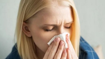Vì sao nghẹt mũi lại thường tồi tệ hơn vào ban đêm?