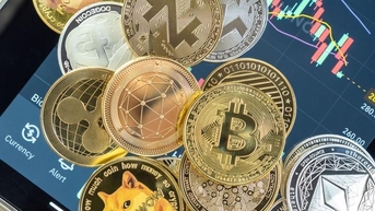 Bitcoin tiến sát 100.000 USD, giá vàng lên mức cao nhất 2 tuần