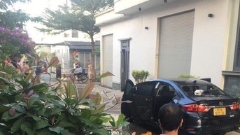 Xe ô tô phát nổ, 1 người phụ nữ bị thương