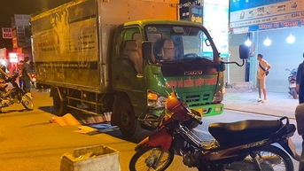 Người đàn ông tử vong tại chỗ sau va chạm với xe tải