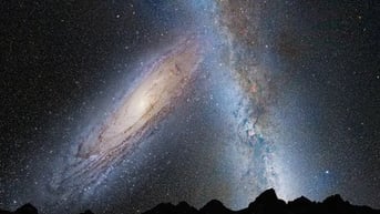 Dự đoán về vụ va chạm 'thảm khốc' giữa Dải Ngân hà và thiên hà Andromeda