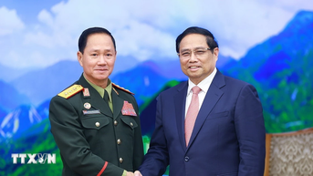 Thủ tướng Phạm Minh Chính tiếp Bộ trưởng Bộ Quốc phòng Lào