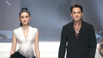 Hoa hậu Ý Nhi cùng Nam vương Thế giới Jack Heslewood xuất hiện ấn tượng trong đêm thời trang