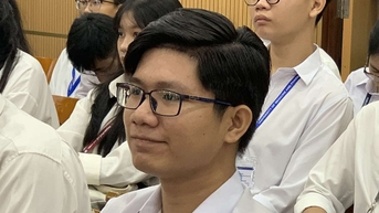 Thủ khoa ĐH Y dược TP.HCM nhận học bổng toàn phần vẫn lo 'đứt gánh' ước mơ