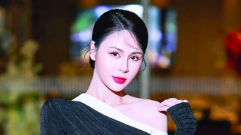 기자 캐릭터 라인은 언제나 강렬한 매력을 지녔습니다.