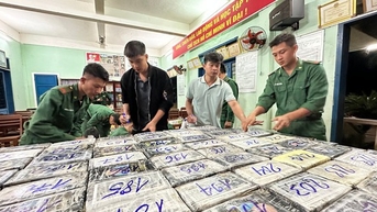Phát hiện khoảng 287 kg nghi ma túy ở bờ biển Quảng Ngãi