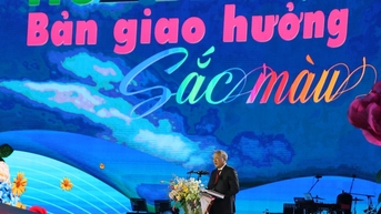 Phó Thủ tướng Thường trực Chính phủ Nguyễn Hòa Bình dự Festival Hoa Đà Lạt