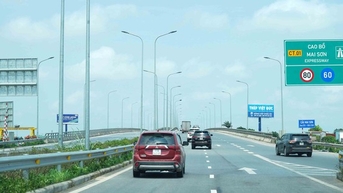 Tốc độ trên đường cao tốc bao nhiêu là phù hợp?
