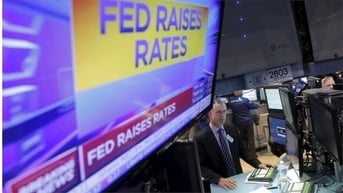 Fed giảm lãi suất 0,25%, chứng khoán, giá vàng lao dốc