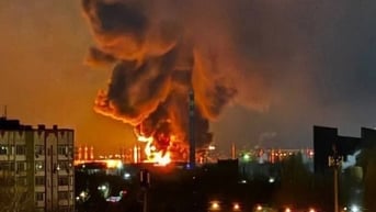 Ukraine đánh kho dầu lớn, NATO đưa tàu đến Baltic