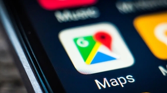 Tại sao Google Maps hiển thị hình tròn ở điểm định vị?