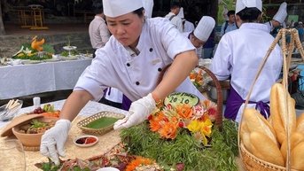 "ពិធីបុណ្យអាហារ - ម្ហូបឆ្ងាញ់ពីសាច់សត្វអូដ្ឋ"