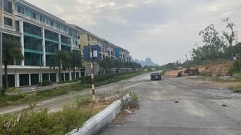 Vì sao dự án tỉnh lộ 334 được gia hạn vẫn lỗi hẹn?