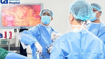 ការវះកាត់យកដុំសាច់មហារីកពោះវៀនធំរាប់រយដុំចេញ លុបបំបាត់មហារីកទាំងស្រុង