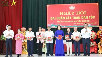 Trung tướng Nguyễn Hải Trung dự Ngày hội Đại đoàn kết tại huyện Mê Linh