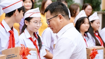 មហាជន​ជា​ច្រើន​ចង់​គាំទ្រ​សិស្ស​ប្រុស​ក្រោយ​លិខិត​ប៉ះ​សិស្ស​ស្រី​ថ្នាក់​ទី​៧