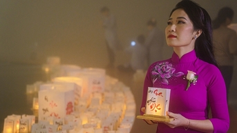 Khoảnh khắc xúc động mừng lễ Vu Lan tại núi Bà Đen