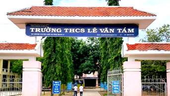 Cách chức hiệu trưởng thời gian dài không đi làm, nghi bị đòi nợ