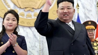 Ông Kim Jong Un và con gái dự lễ duyệt binh mừng quốc khánh Triều Tiên