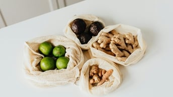 Lý do nên thêm nước cốt chanh và nghệ vào nước ép củ cải đường