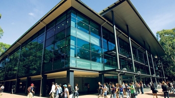 Một đại học Australia dừng nhận học sinh 5 tỉnh của Việt Nam