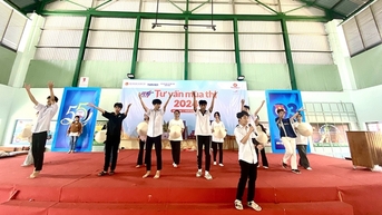 និស្សិត Binh Dinh រាប់ពាន់នាក់កំពុងរង់ចាំការប្រឹក្សាយោបល់រដូវកាលប្រឡង