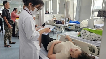 Hàng chục người ở Vũng Tàu nhập viện cấp cứu sau khi ăn bánh mì, xôi